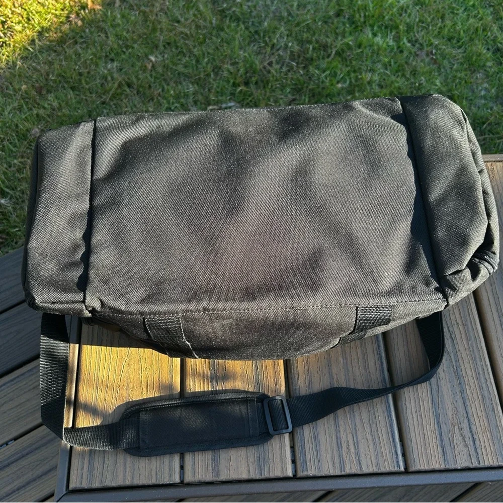 Case XX Rare Branded Duffle Bag With Insulated End Pocket Black Large 20x11x10